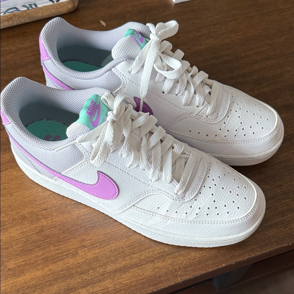 Nike Women's White and Pink Sneakers Court Vision